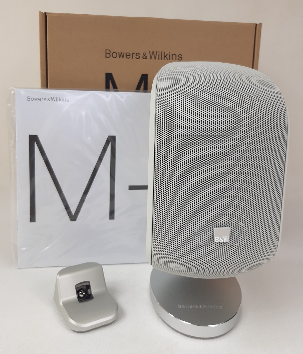 Bowers&Wilkins M-1 white box