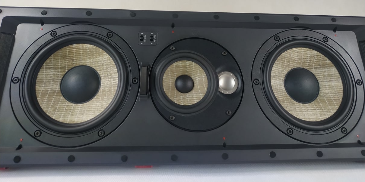 Focal 300 IW6 LCR  front 