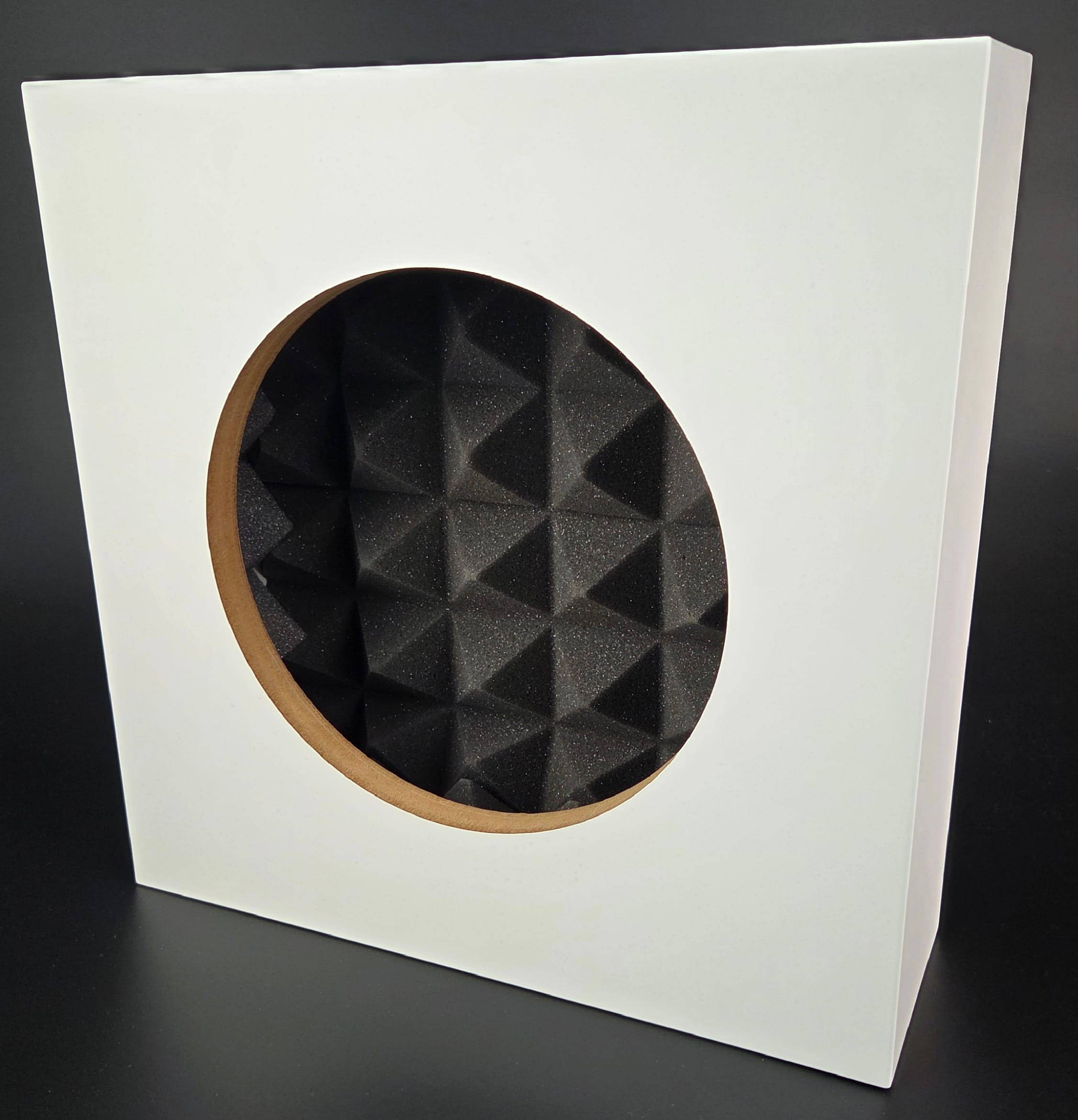 Obudowa natynkowa on-wall Hide-Audio