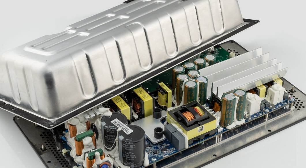 SVS SB-5000 Revolution elektronika